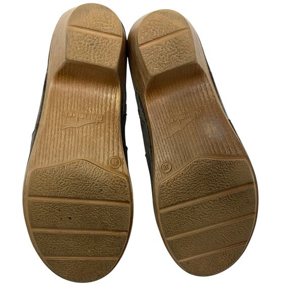 Boots - Picture 6 of 7